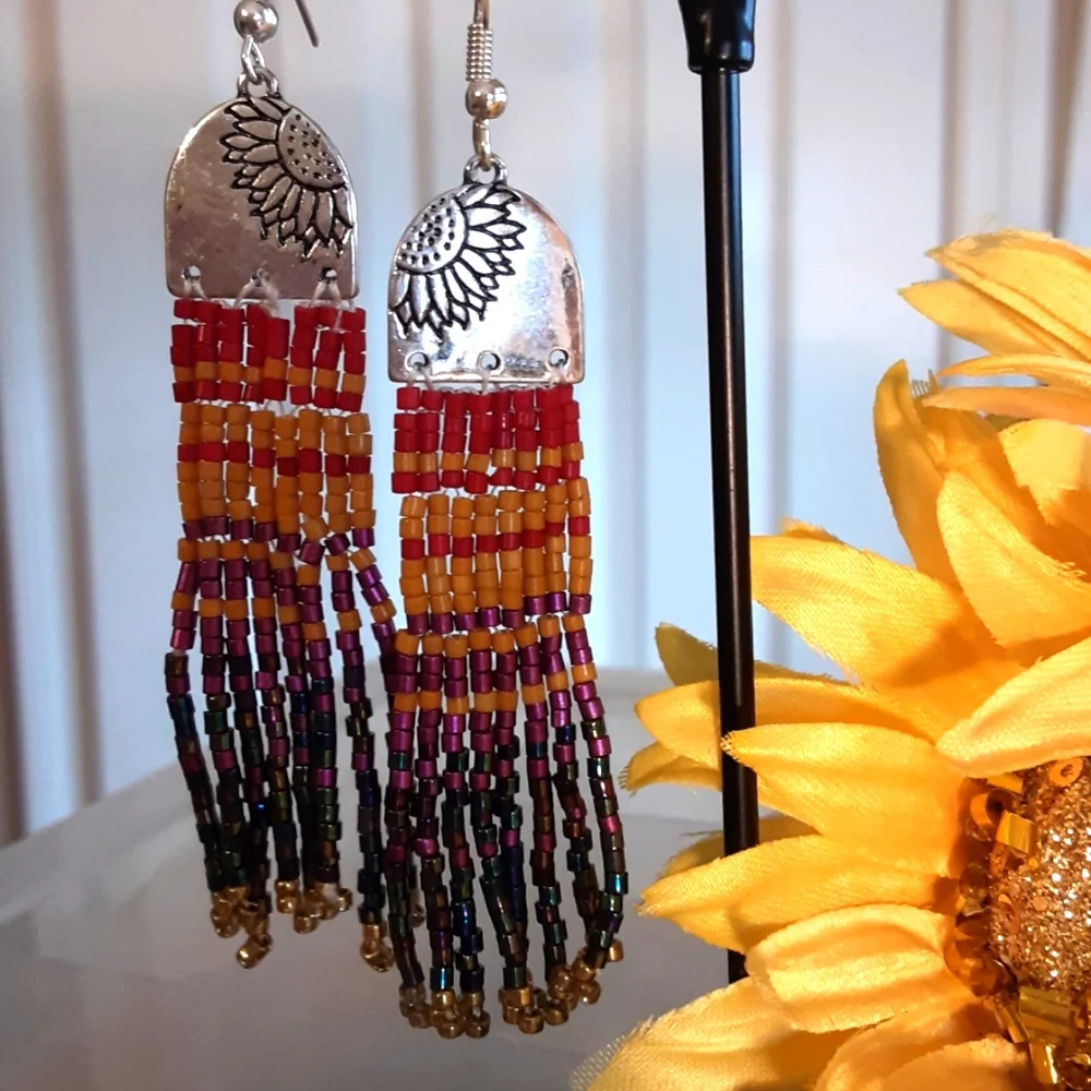 Handmade Beaded Sunflower Pierced Earrings - Picture 1 of 2